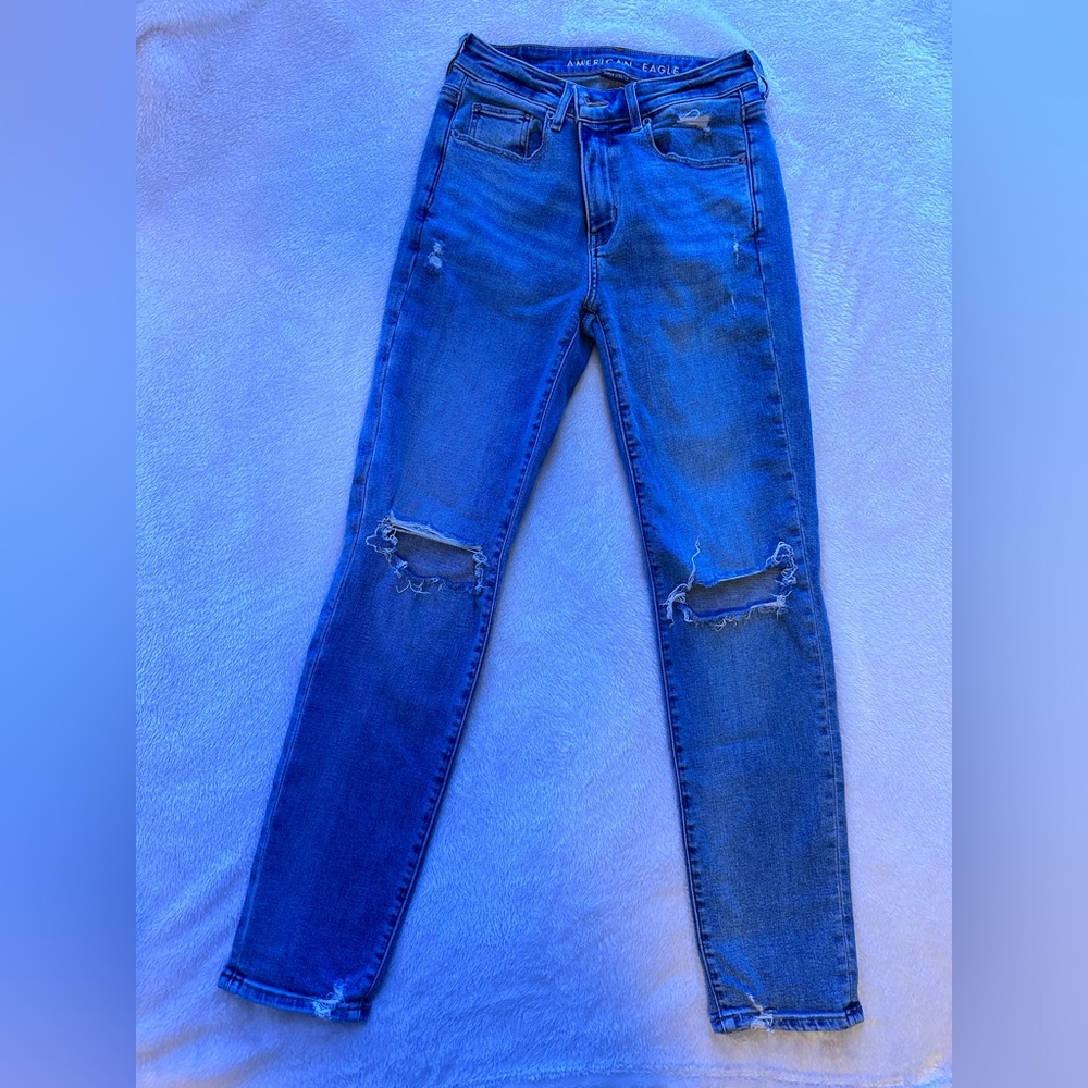 Gently worn high rise skinny American Eagle jeans size 2